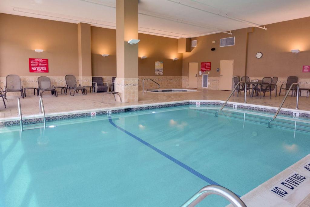 Drury Inn & Suites St. Louis Forest Park Image