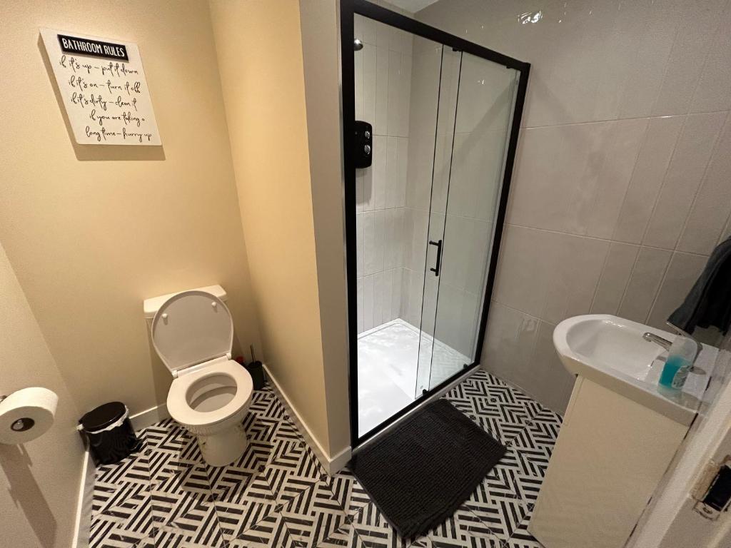Two bedroom ground floor apartment, professionally managed 8