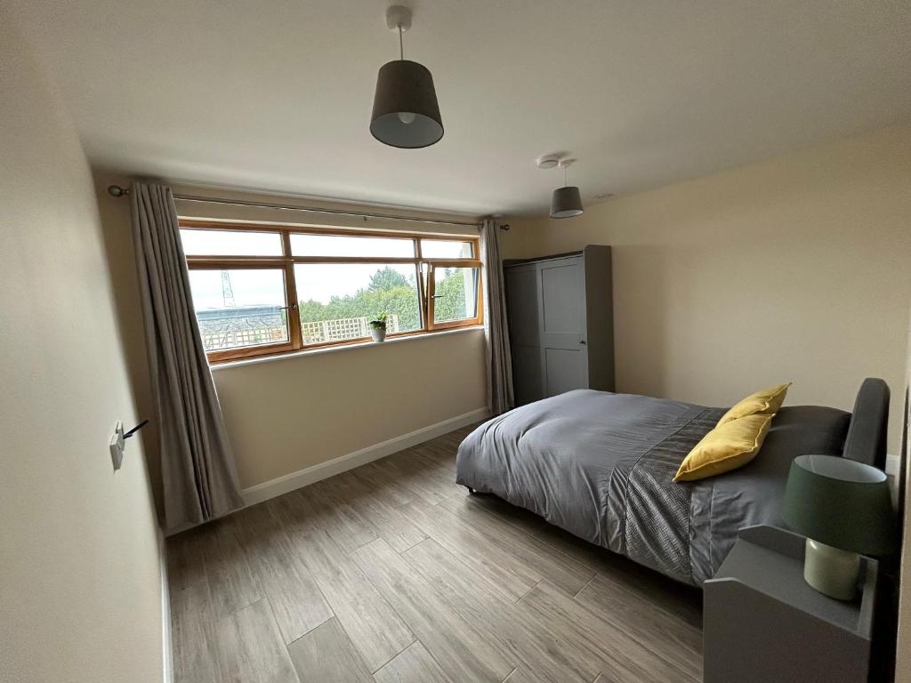 Two bedroom ground floor apartment, professionally managed 7
