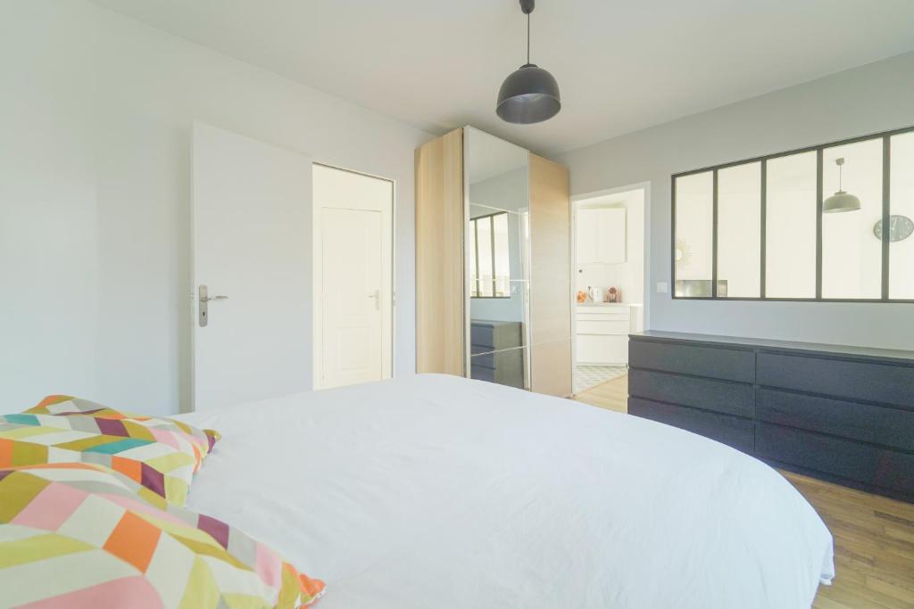 Quiet cosy and large apartment with Terrace Top location 5