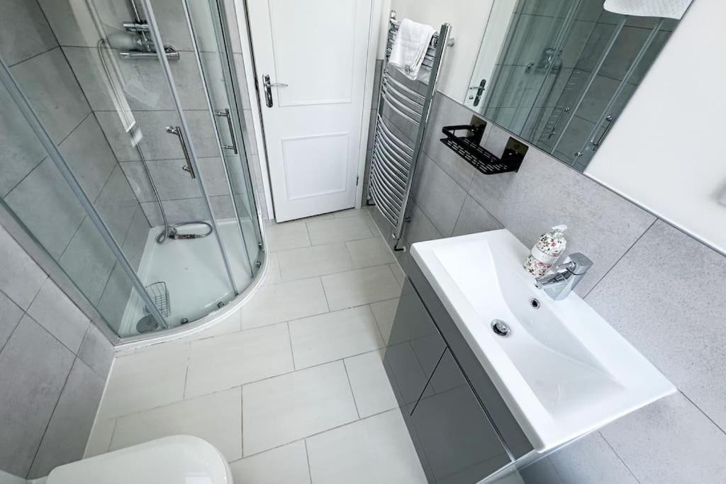 Hutchcomb Villa, 4 Bed Luxury House,Oxford+Parking 8