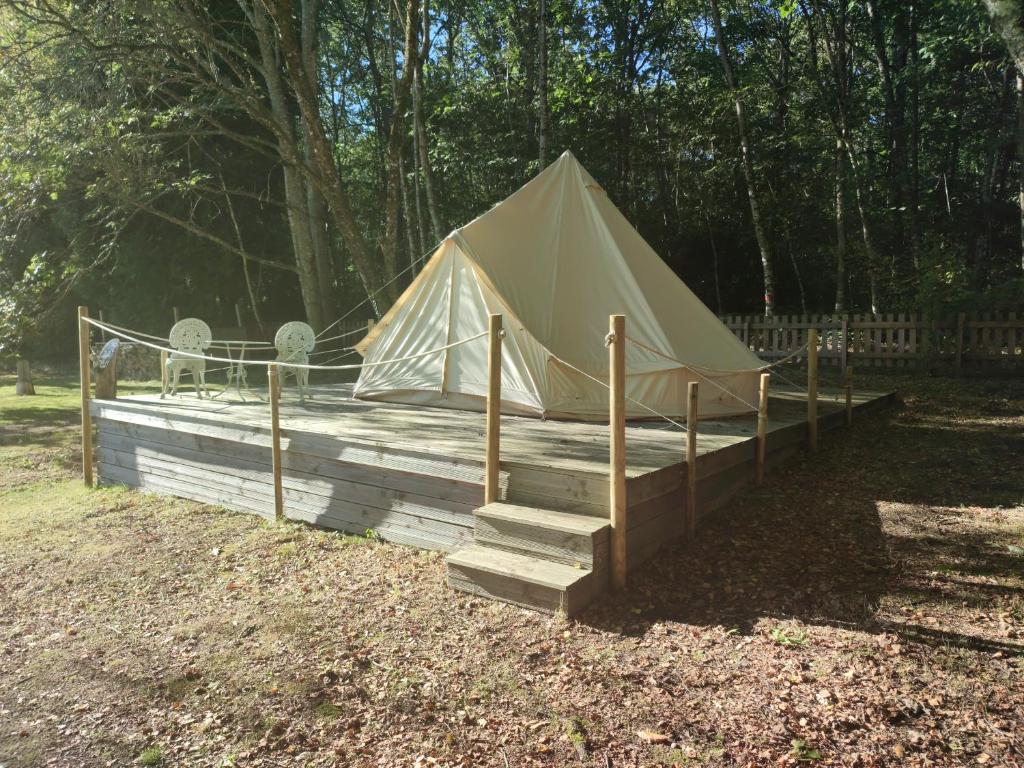 Photo de la galerie de l'établissement Camping sous les belles etoiles, à Peyrilhac