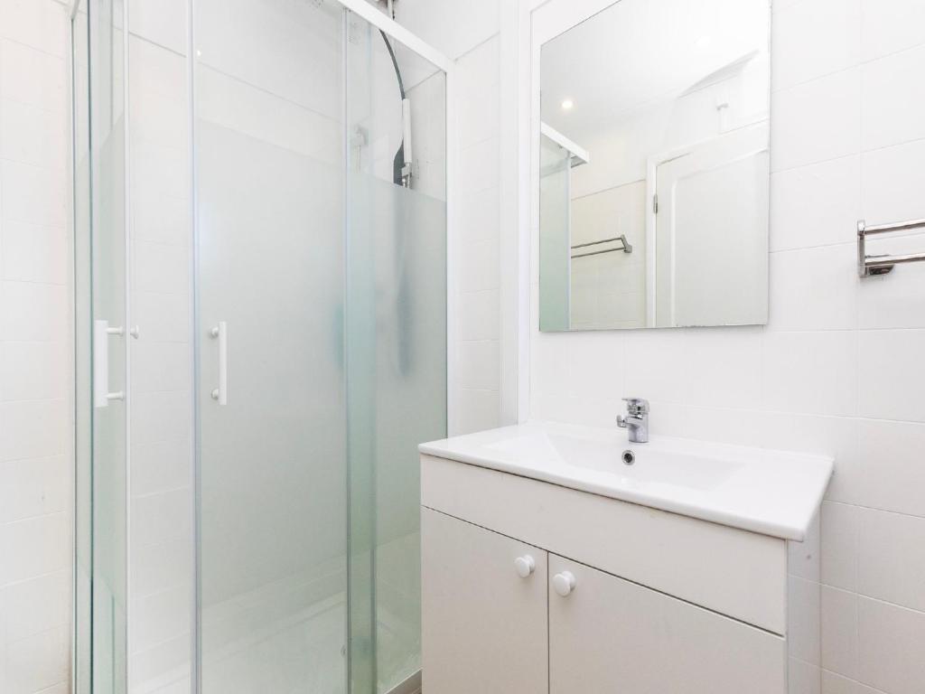 Bright Valadim Apartment 8