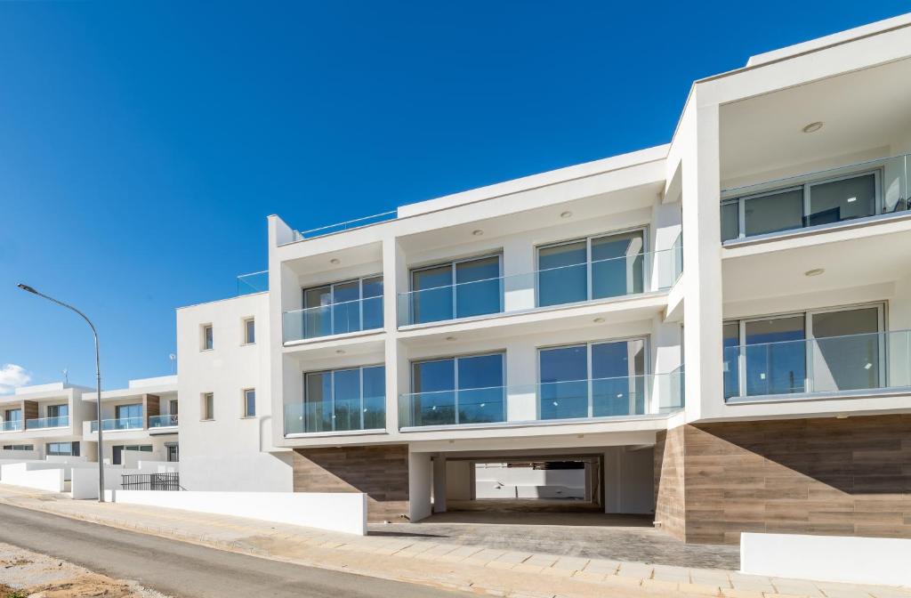PROTARAS HEIGHTS 4
