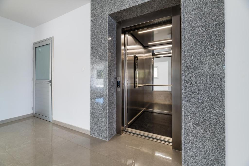 PROTARAS HEIGHTS 5