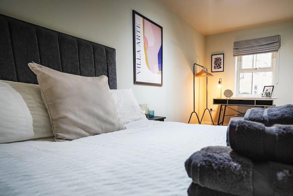 Modern townhouse City Location Free parking 4