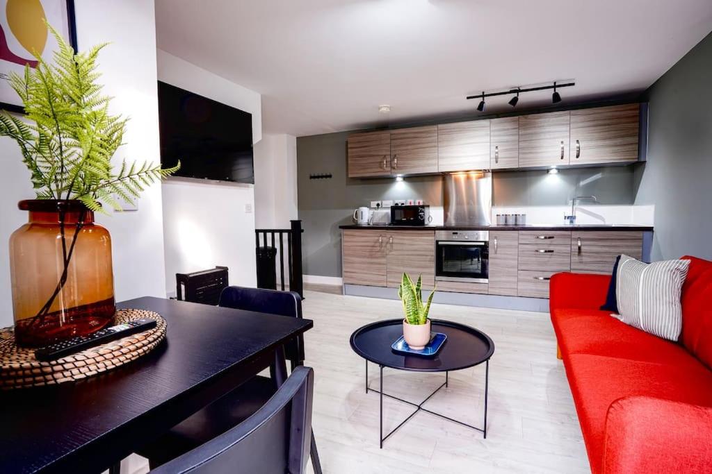 Modern townhouse City Location Free parking 8
