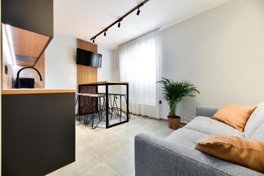 Maris Accommodation by Belmont Realty 5