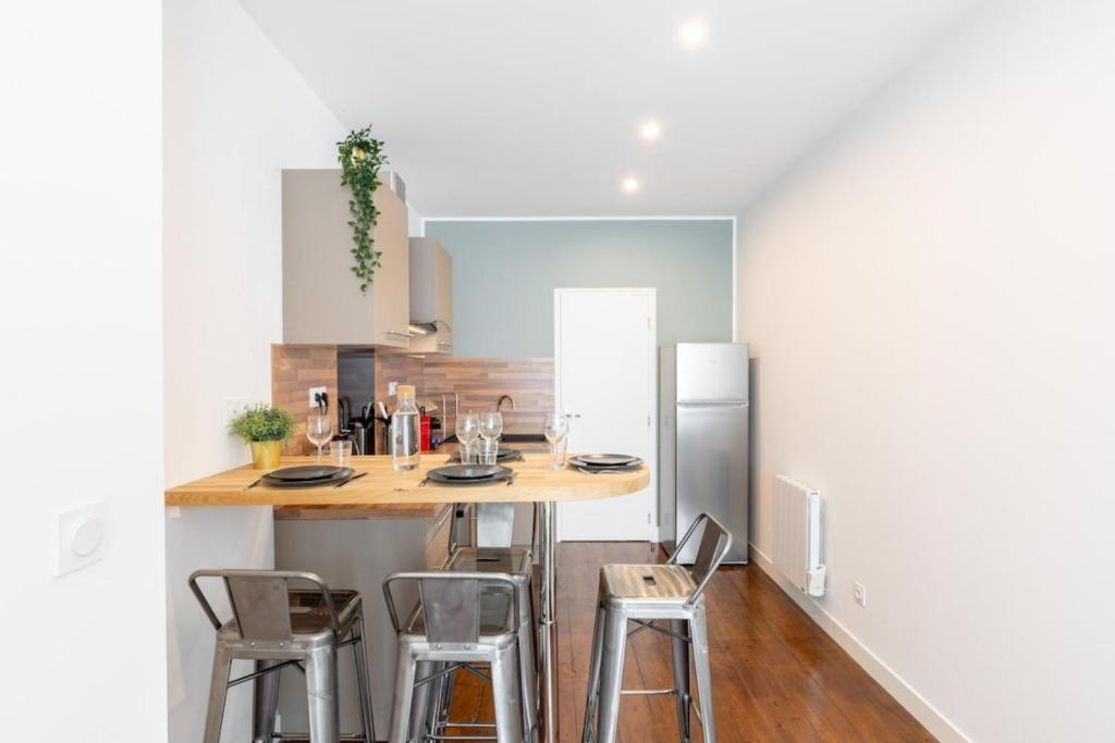 Renovated apartment 3bed 2bath 7
