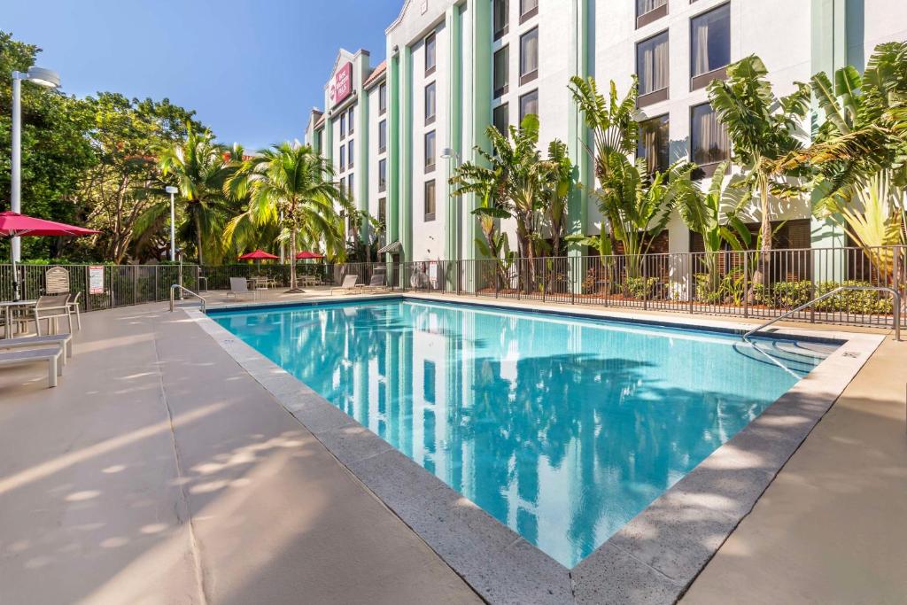 Best Western Plus Kendall Hotel & Suites Image