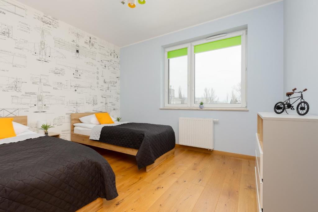 2 Bedroom Apartment Beautiful Green Surroundings Międzyborska Street by Noclegi Renters 6