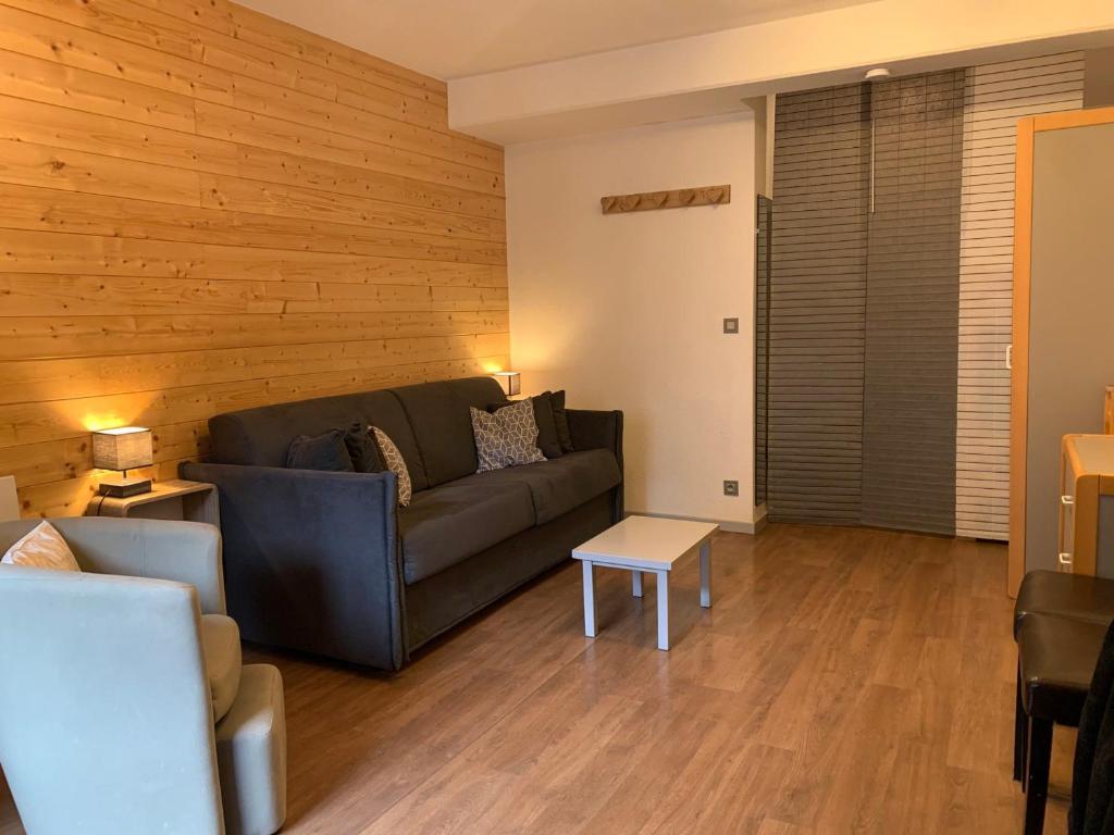 Studio 4 pers avec balcon et WIFI au centre-ville - FR-1-512-278
