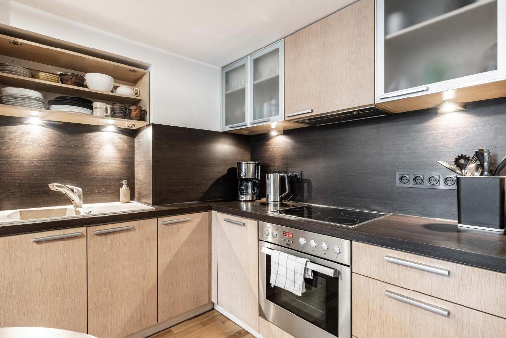 AirHome - Tower Apartment 8