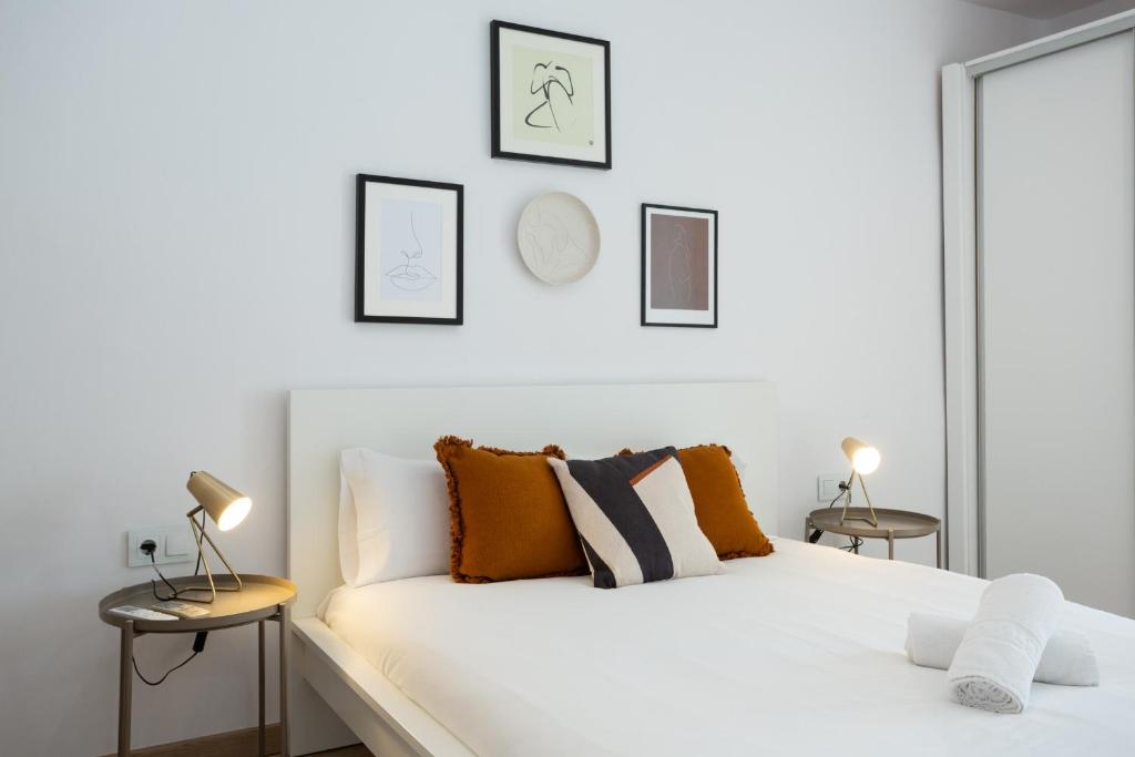 11CRC1037 Newly decorated apartment near Sants Station 7