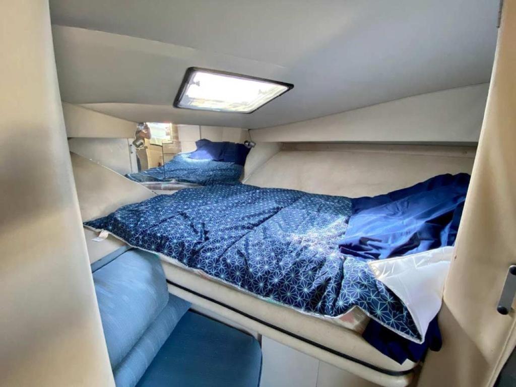 Photo de la galerie de l'établissement Superbe bateau à Gruissan, à Gruissan