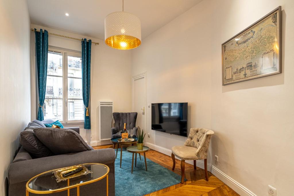 Madeleine's Top Rated 8 Traveller City Center Bordeaux Appartments 1