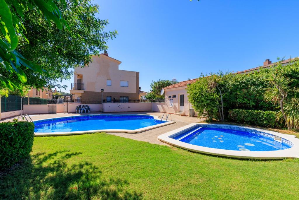 Adosado con jardín en los Xalets de Salou 4