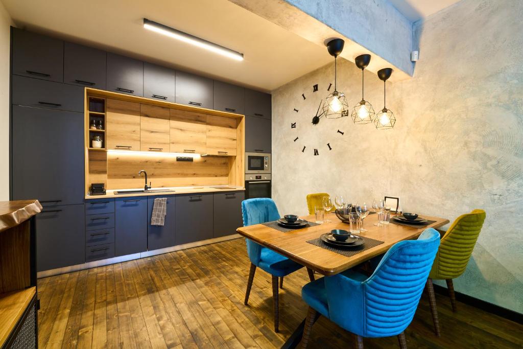 Luxury 2 Bedroom Apartment - Private Garden 8