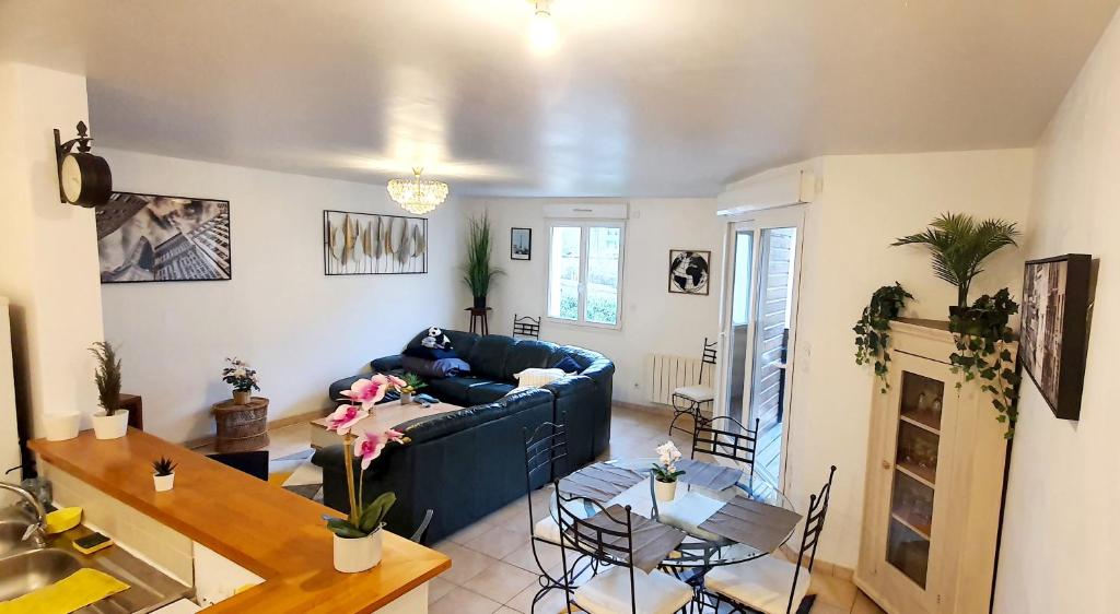 The TRIBE- Superbe duplex standing 8 places 8