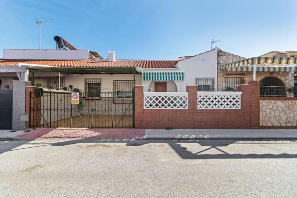 Casa Mata cerca de Paseo Marítimo Antonio Banderas 5