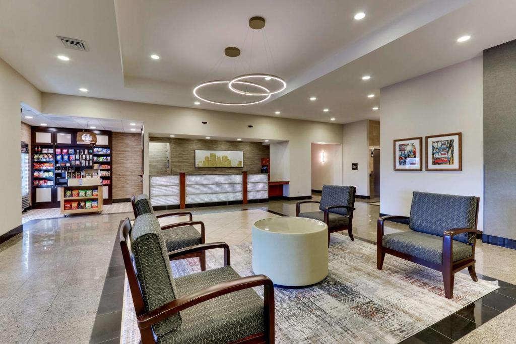 Drury Inn & Suites Orlando near Universal Orlando Resort Image