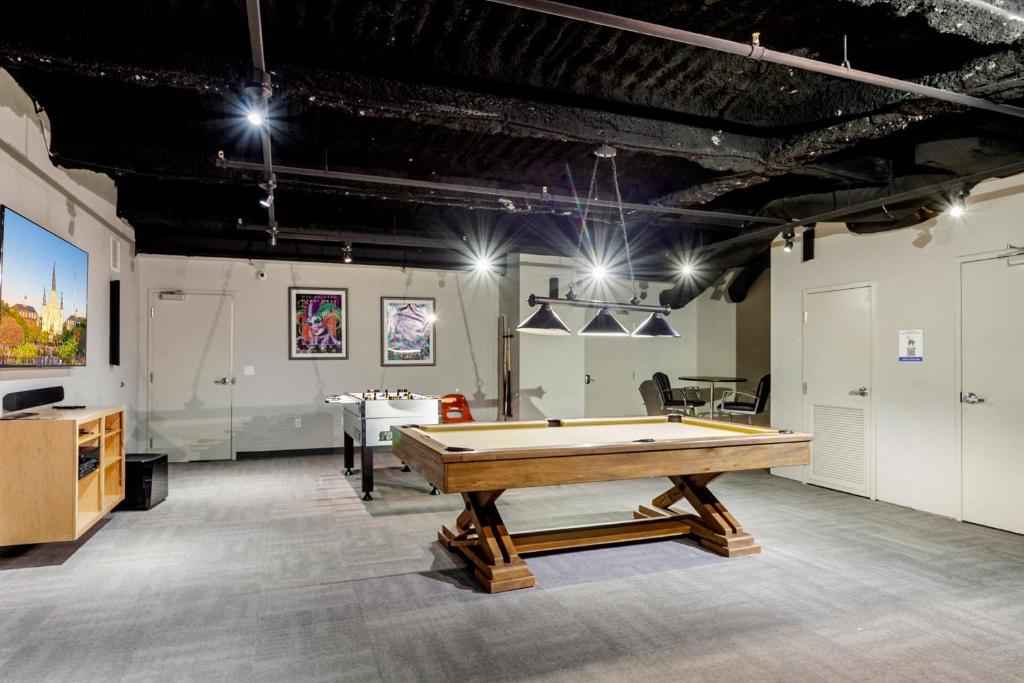 French Quarter Splendor: 4BR Luxury Condo Image