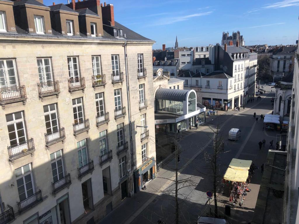 Appt 3 chambres hyper centre très calme très clair quartier place Royale, parking gratuit 6