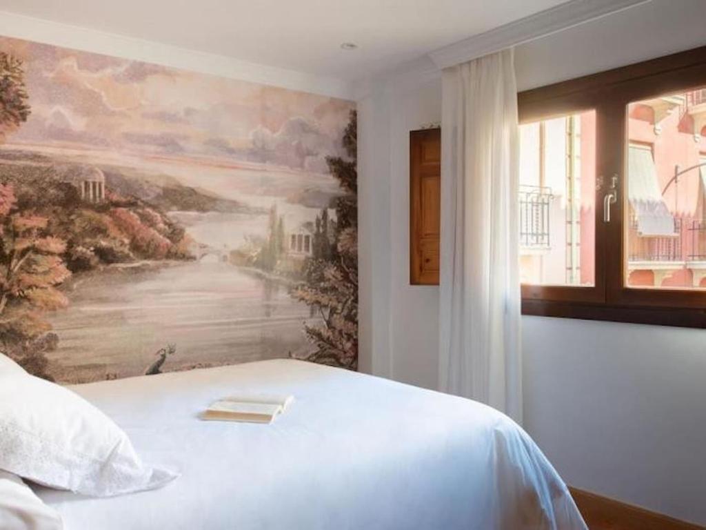 ChezmoiHomes Gran Via house with parking 2