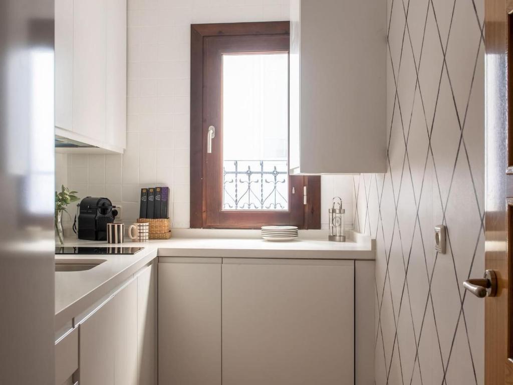 ChezmoiHomes Gran Via house with parking 3