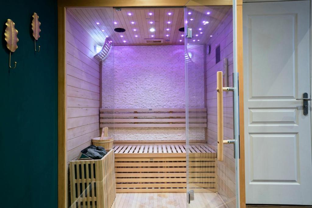 NG Prestige - Nain I Suite Spa Privatif Premium I Jacuzzi - Sauna - Netflix - Projecteur 6