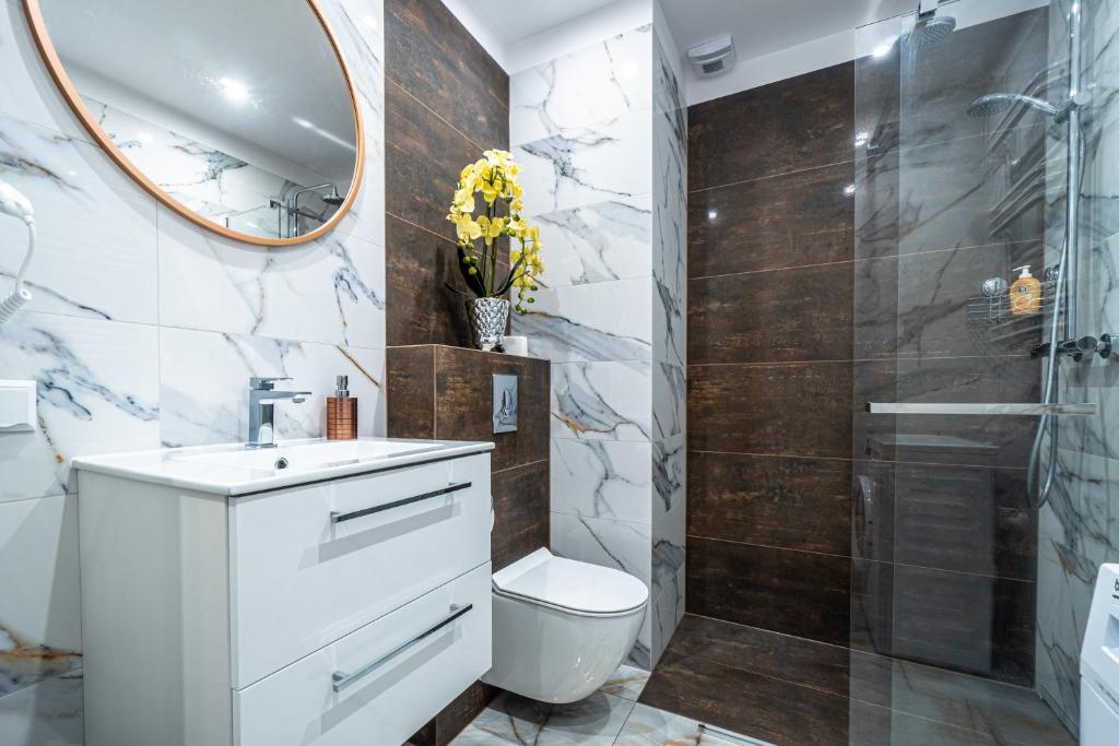 Private parking, secure building - Central apartments Old Town & Main Station 8