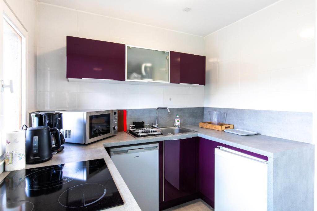 Photo de la galerie de l'établissement logement insolite sous forme de tonneau 1 Domaine les Hirondelles, à Domessin