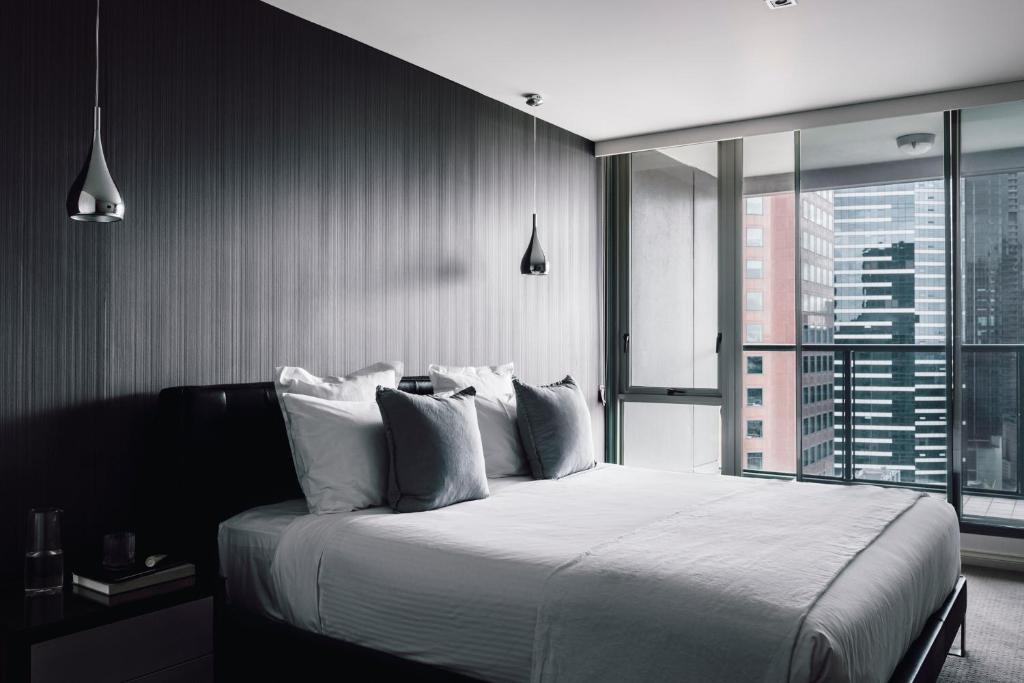 Quay West Suites Melbourne Image
