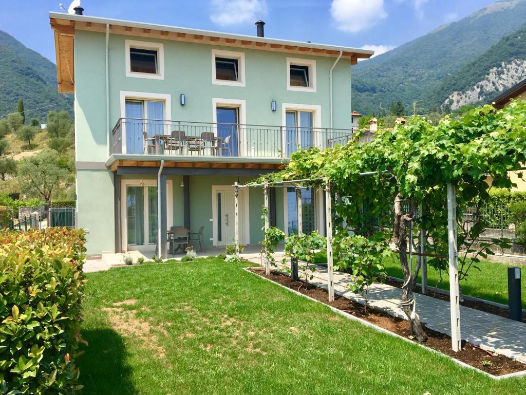 Casa con ampio terrazzo, vista lago e giardino 5