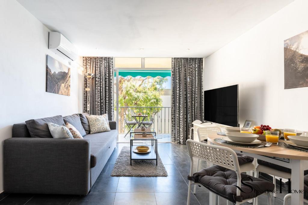 Stylish Seaview Terrace Retreat 5