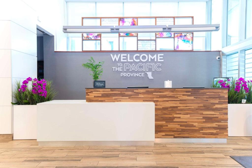 Hampton Inn & Suites, by Hilton - Vancouver Downtown Image