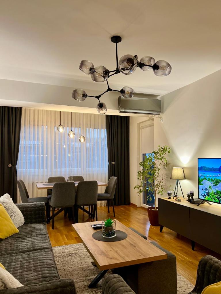 AJ Luxe Residence 8