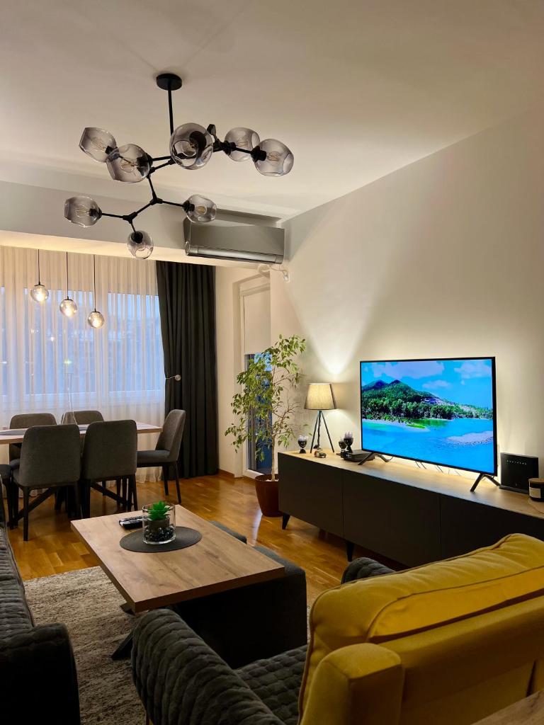 AJ Luxe Residence 5
