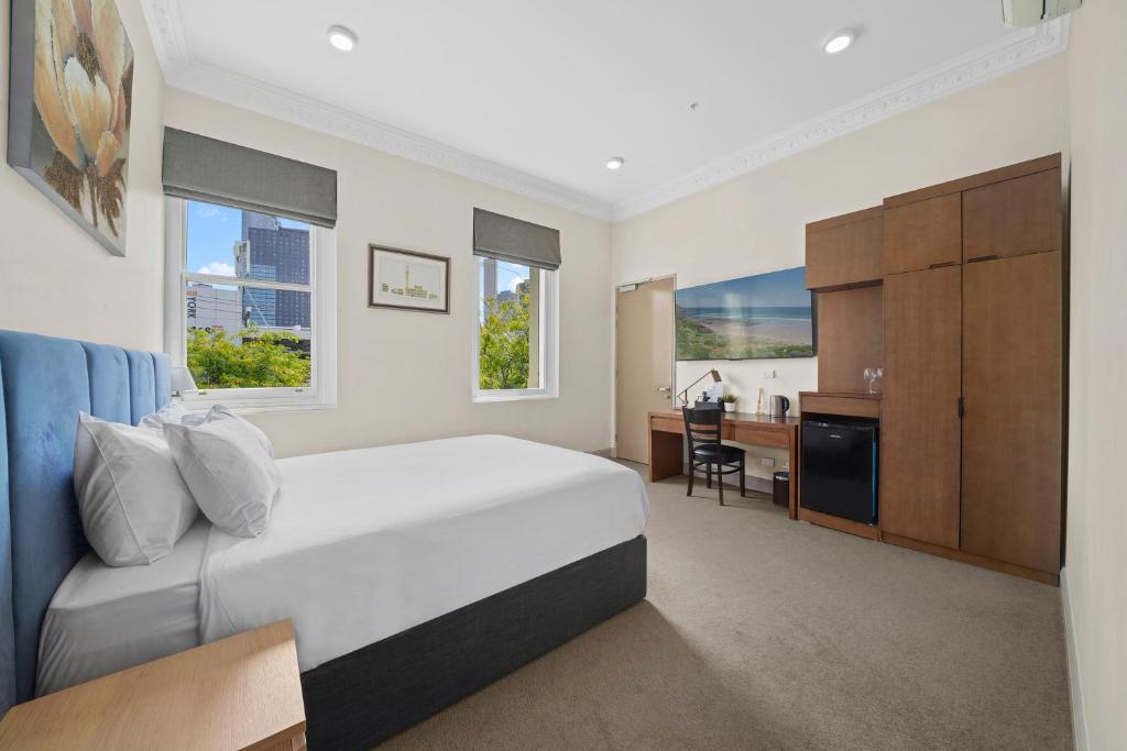 Clarendon Hotel Image