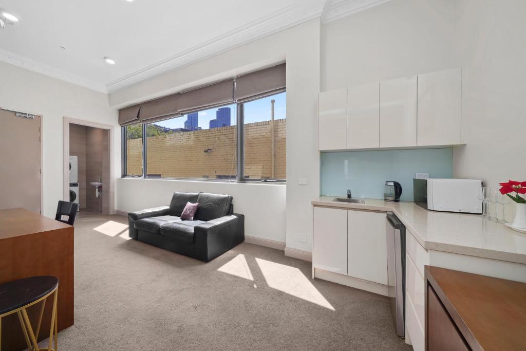 Clarendon Hotel Image