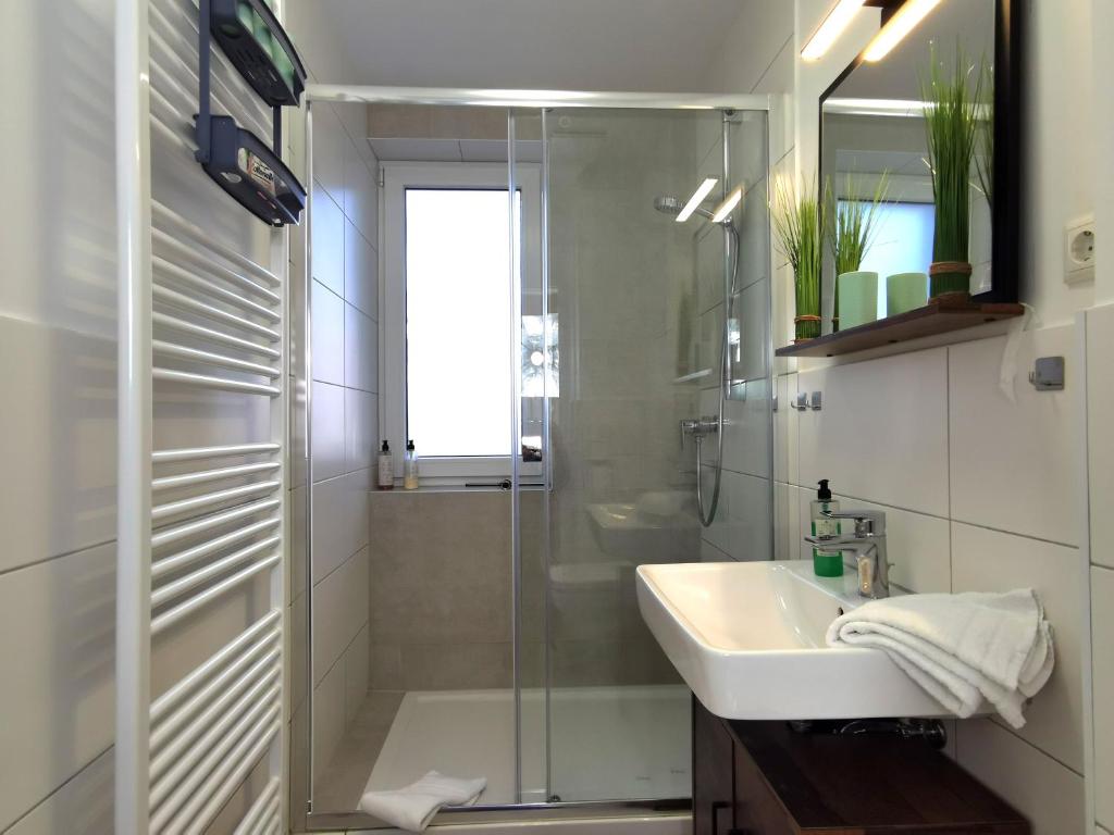 BohnApartments XL Suite - 2 Schlafzimmer mit Balkon - Zentrum - Petersberg - Domplatz 8