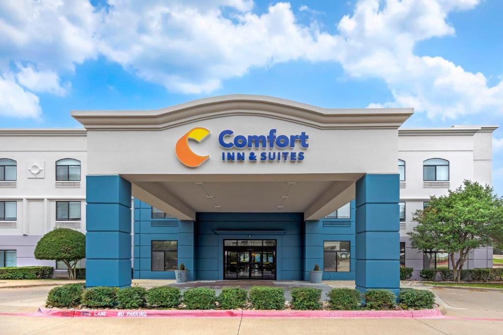 Comfort Inn & Suites Irving Las Colinas DFW Image