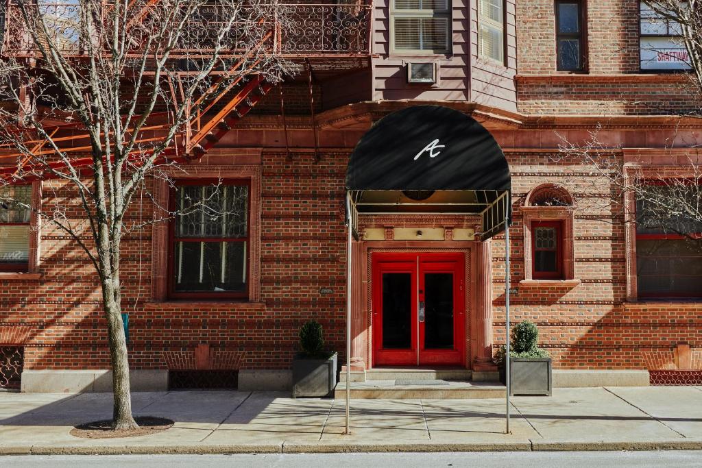 Alexander Inn Image