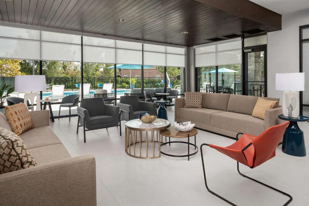 Hampton Inn Orlando Southeast Nona Image