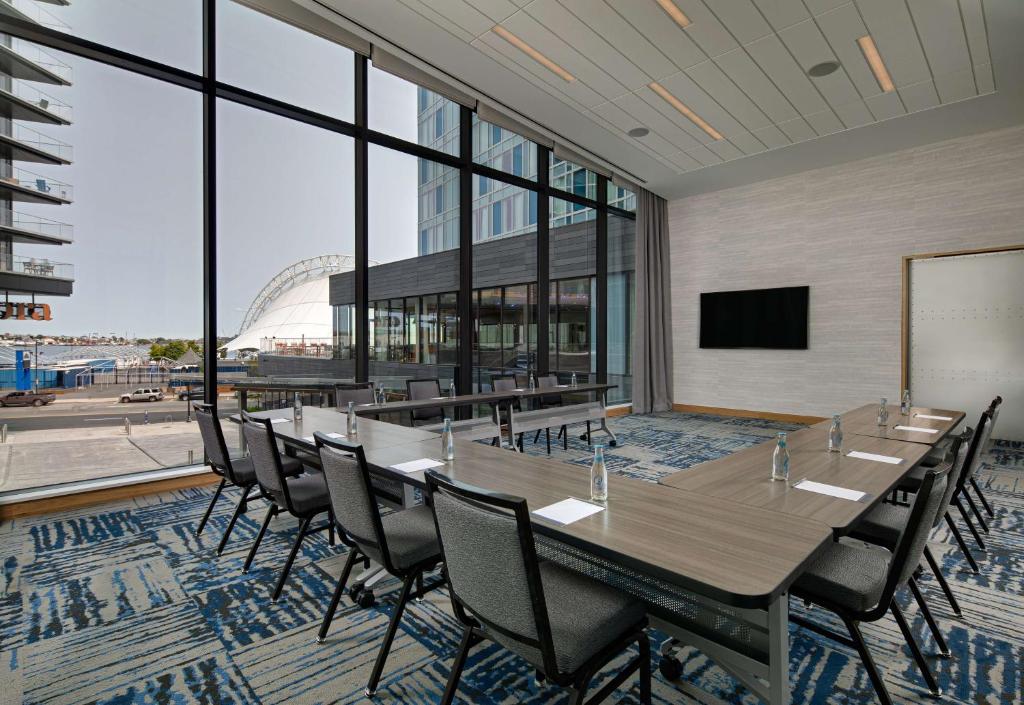 Hyatt Place Boston/Seaport District Image