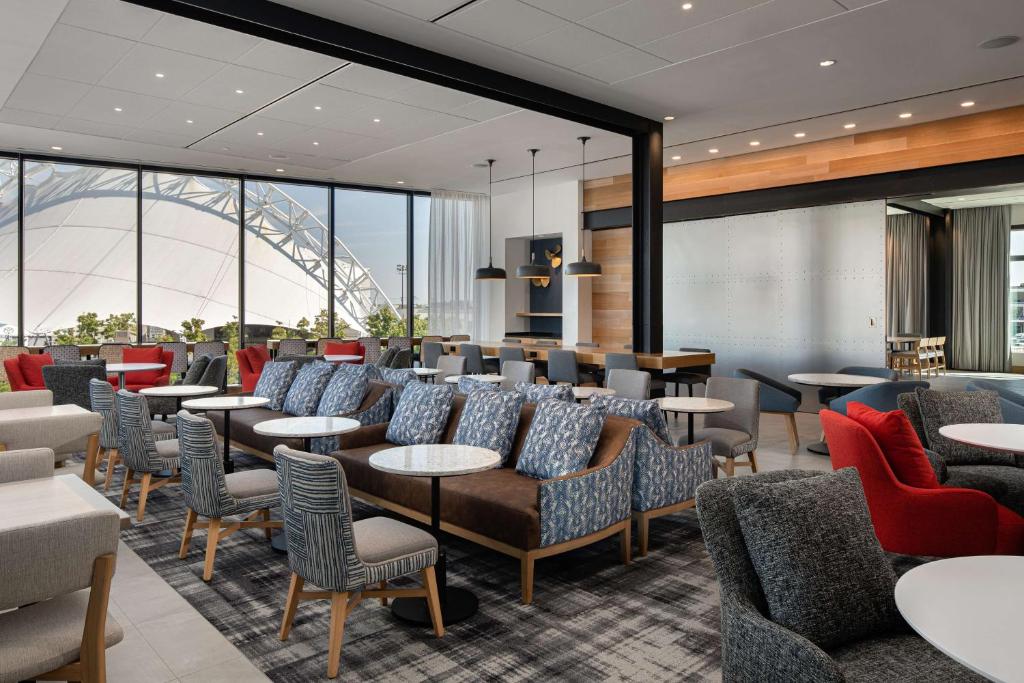 Hyatt Place Boston/Seaport District Image