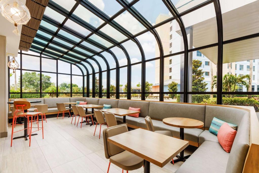 Hyatt Place across from Universal Orlando Resort Image