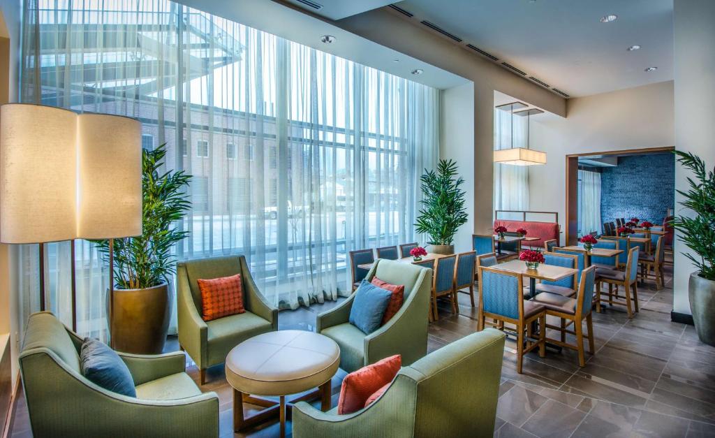 Hyatt Place Baltimore Inner Harbor Image