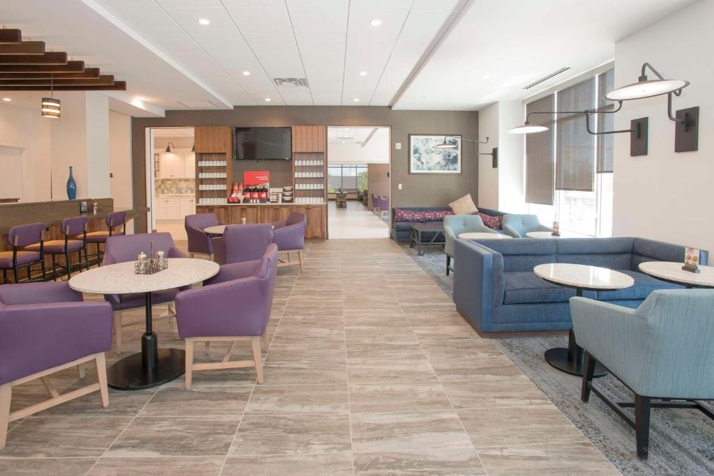Hyatt Place Cincinnati/Sharonville Convention Center Image