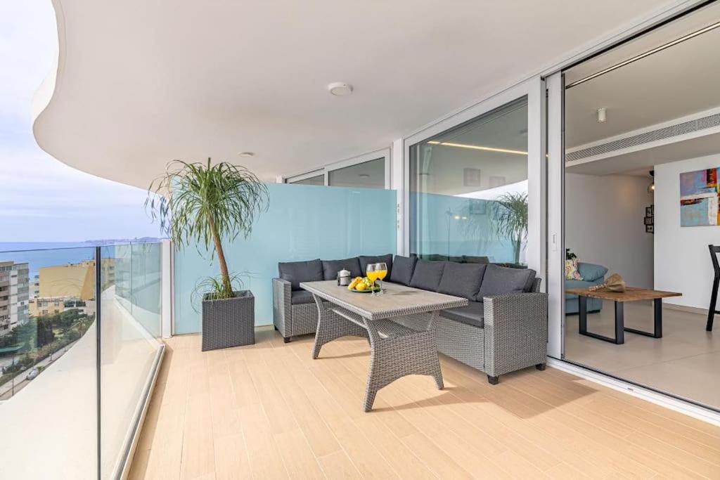 Beachfront paradise with spectacular sea view 4